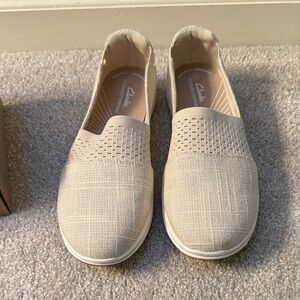 Clarks Women's Beige Loafers